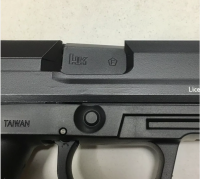 SET HK P8 Airsoft Waffe 1,3J mit Fritz-Cell Co2 BBs und Speedloader